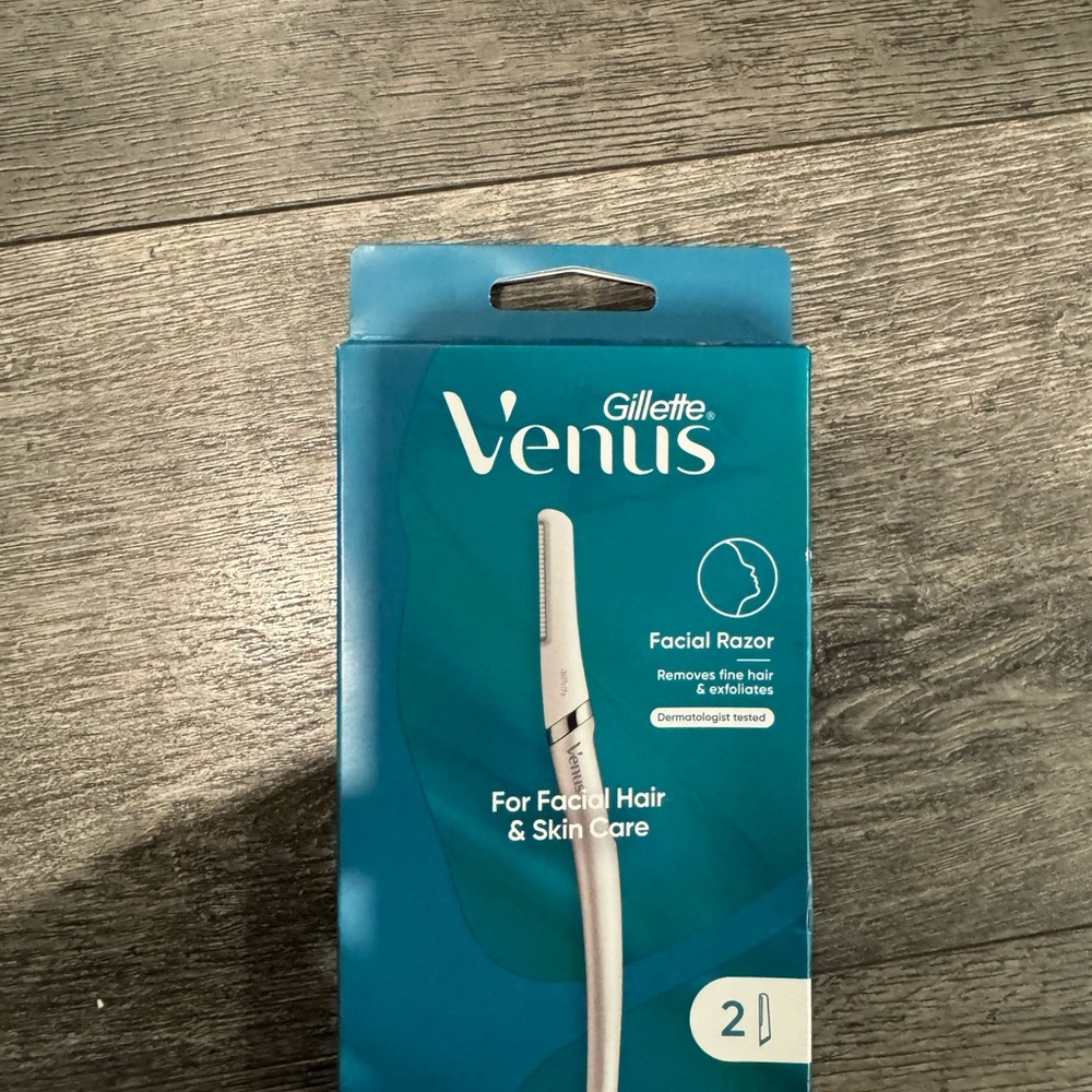 VENUS Facial Razor for Women - Teal Packaging, White Razor